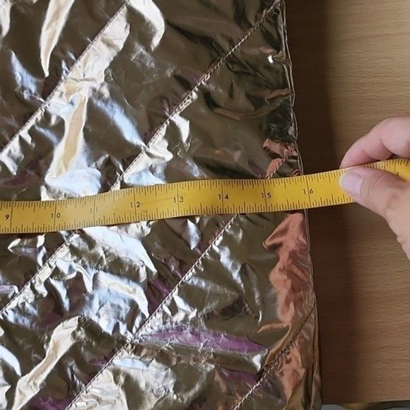 Victoria Secret a light rosegold tone quilted metallic long tote - Picture 9 of 9